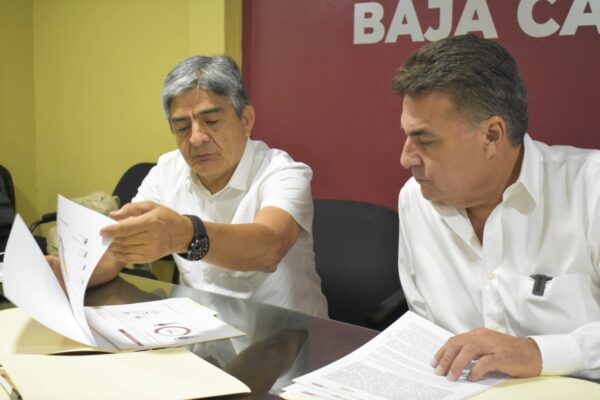 Signan Convenio que Garantiza Recursos para Construcción de Casas de Familias de Lomas del Rubí: Ruiz Uribe