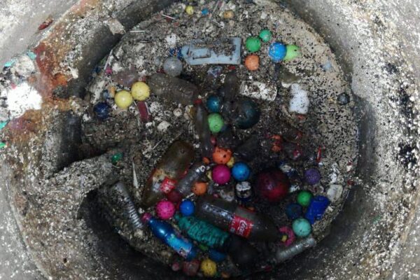 Reporta la CESPT taponamientos en la red de drenaje sanitario ocasionados por basura