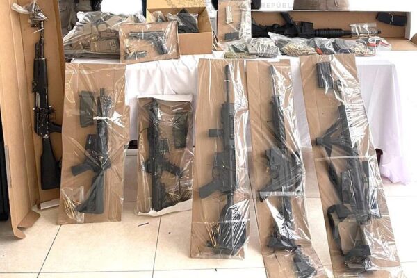 Demanda del Gobierno de México contra armadoras de EUA busca poner freno al tráfico ilícito de armas a México