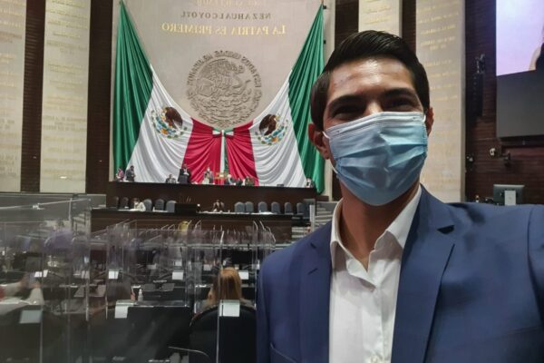 Gestiona Diputado Román Cota recursos para Hospital Metropolitano ante el Congreso de la Unión