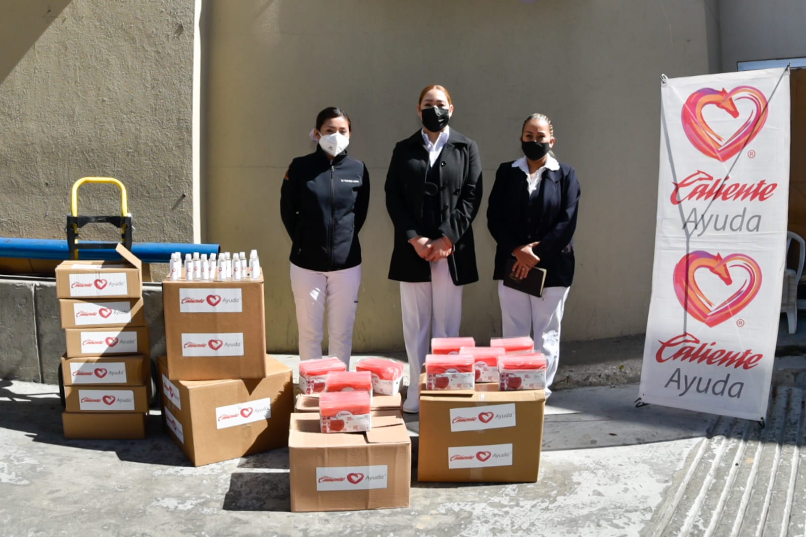 Dona Corporación Caliente mascarillas y unidades desinfectantes  al HGT