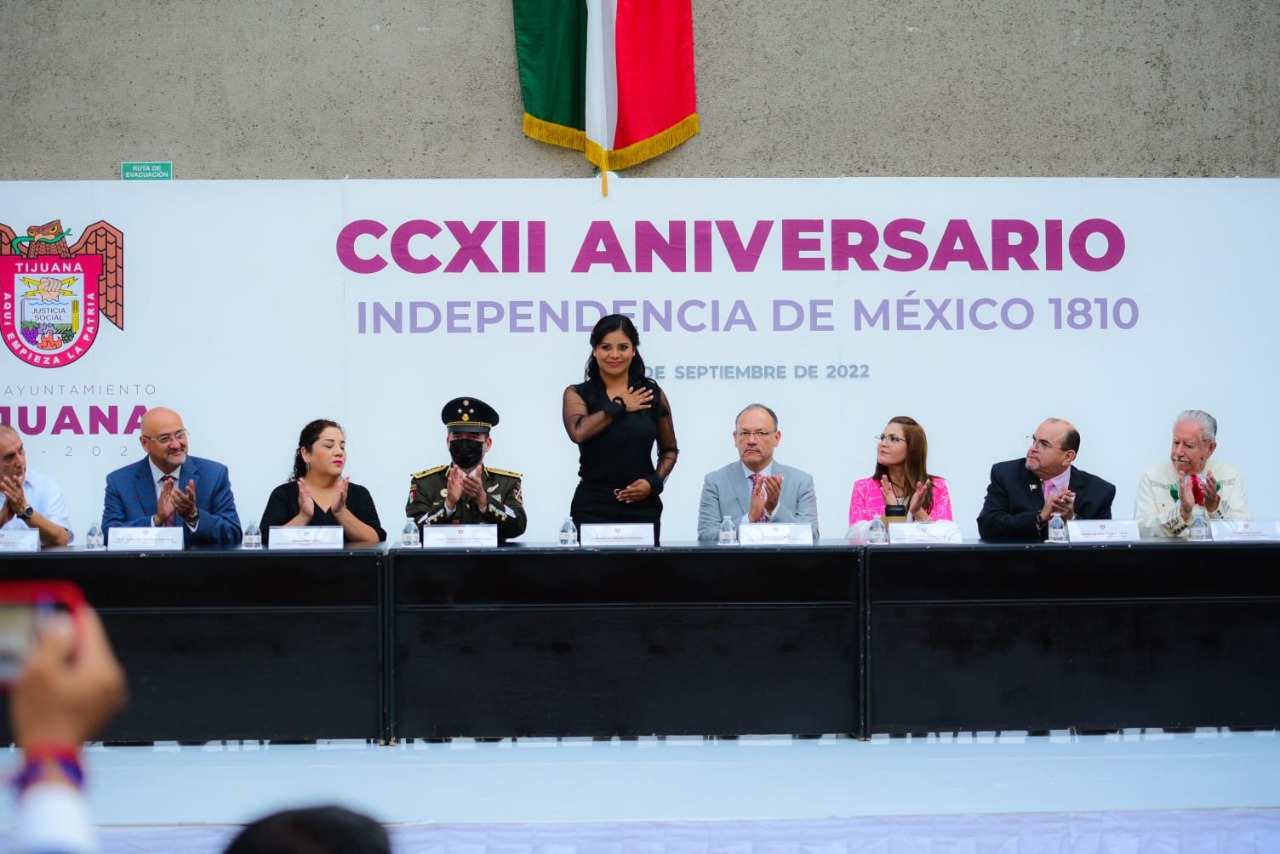 Montserrat Caballero preside Ceremonia Conmemorativa por el 212 Aniversario de la Independencia de México