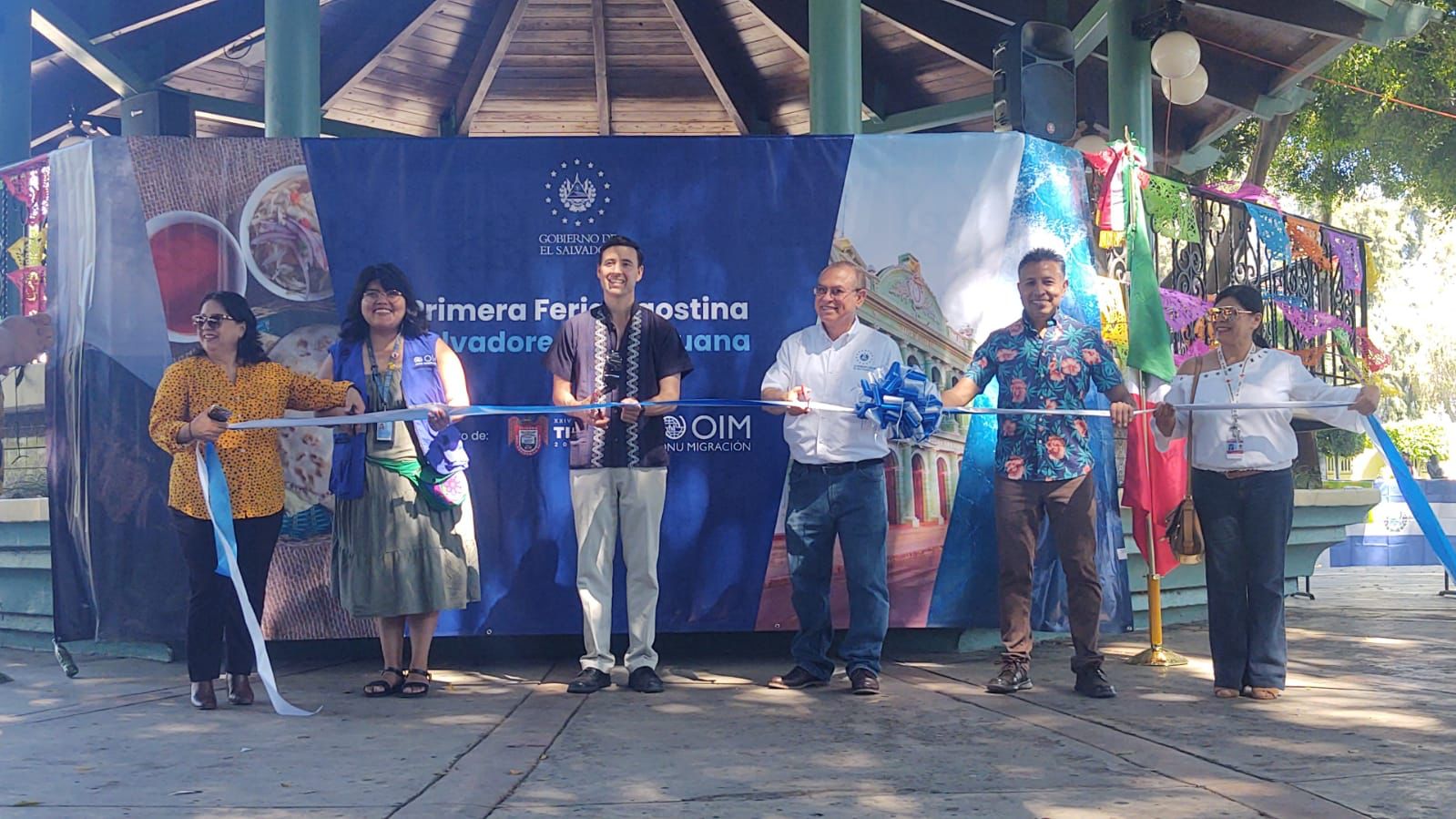 Apoya Alcaldesa de Tijuana  Promoción Cultural y Tradiciones de migrantes Salvadoreños
